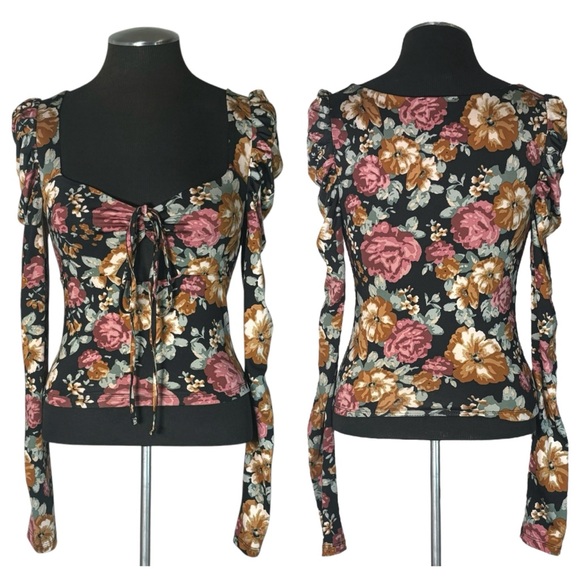 Forever 21 – Knit Floral Long Sleeve Cutout Crop Top – Small - Picture 2 of 10